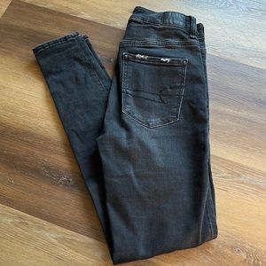 American Eagle High Rise Jegging with Holes in the Knees